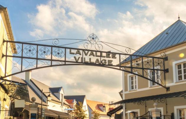 Magic Studio - Disneyland Paris Shopping Village 9 Minutes Chessy  Eksteriør bilde